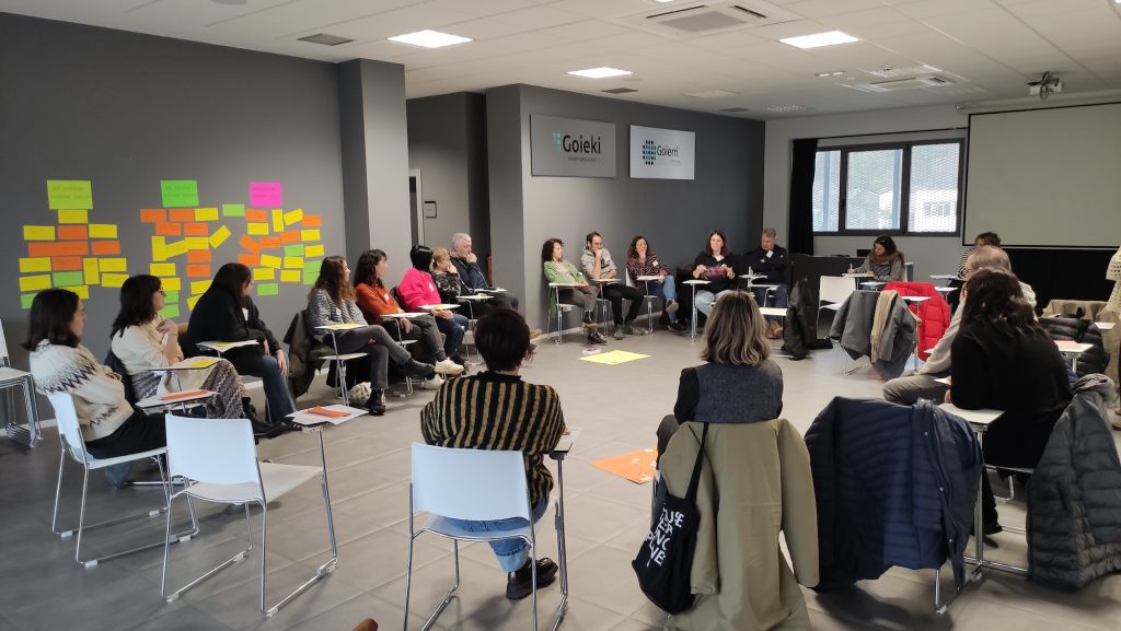 Goierriko euskarazko komunikabideak, bat egiteko prozesuan murgilduta